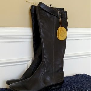 Born Leather knees BOOTS NEW SIZE 9.5 41